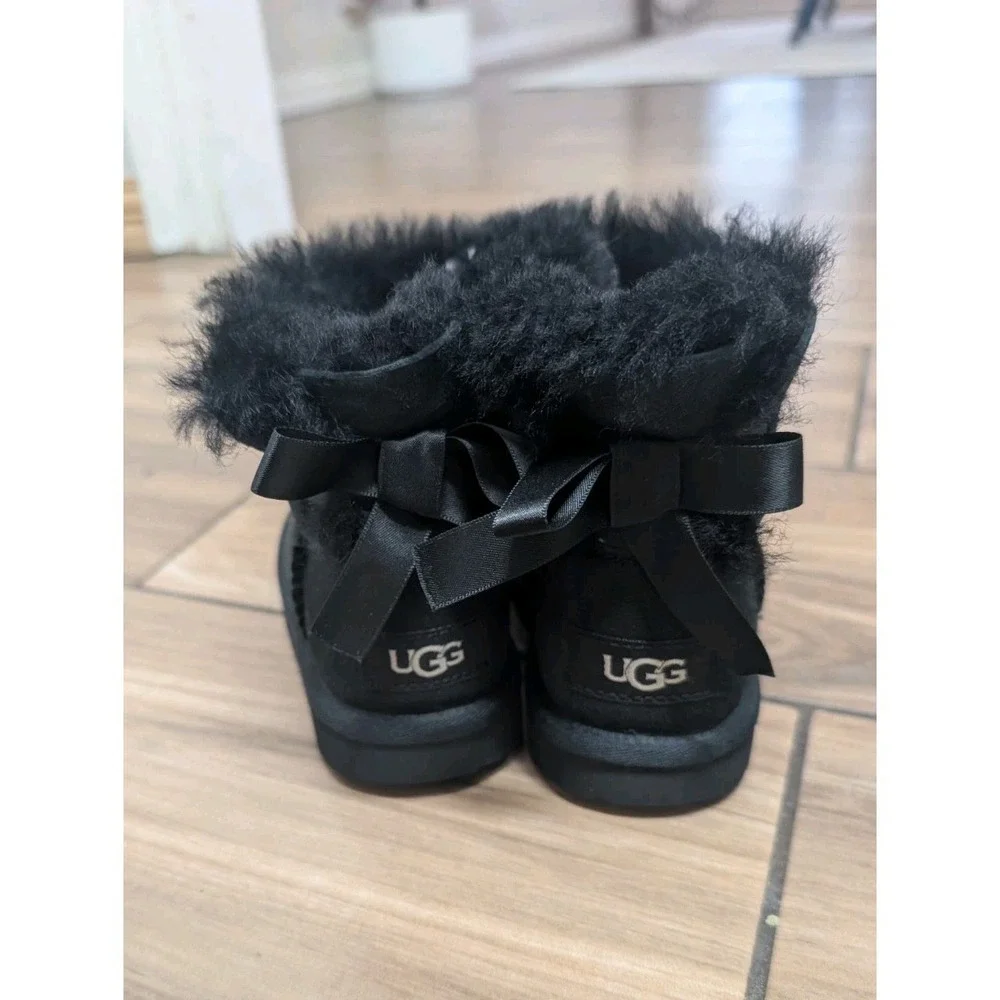 UGG Toddler Bailey Bow II Black Sheepskin Suede Winter Boots Size